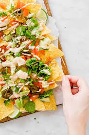 One Of The Quickest Vegan Nachos Recipe Ever These Nachos Are Loaded With Veggies And A Good Dash Of Vegetarian Recipes Videos Nachos Recipe Easy Vegan Nachos