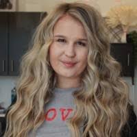 Alexa Bush's Instagram, Twitter & Facebook