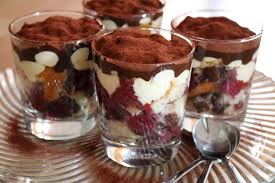 Wer Donauwelle Liebt Hat Mit Diesem Rezept Nun Den Leckeren Kuchen Schon Portioniert Ausserdem Lasst Sich Das Do Einfacher Nachtisch Lebensmittel Essen Dessert