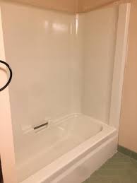 Rust Oleum Specialty 1 Qt White Tub And Tile Refinishing Kit 7860519 The Home Depot In 2020 Tile Refinishing Tub Refinishing Fiberglass Shower Stalls