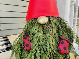 Start by setting your tomato cage upside down so it rests on it's circle. Make A Christmas Gnome Holiday Diy 6 Steps With Pictures Instructables