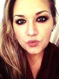 Tabatha Elliott's Instagram, Twitter & Facebook