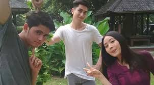Surya citra televisi (sctv) 2 years ago. Sinopsis Siapa Takut Jatuh Cinta Eps 18 Vino Cemburui Laras News Entertainment Fimela Com