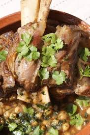 Cette Recette Est Un Delice Je Vous Propose Un Jarret De Veau Aux Deux Coriandres La Viande Est Fondante S Plats Mijotes Recettes De Cuisine Jarret De Veau