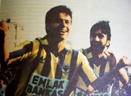 1991 yılında galatasaray maçında sağ omzu kırılmıştır. Aykut Kocaman Ridvan Dilmen Spor Samba Futbol