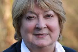 Super head in charge of troubled academy chain is to retire