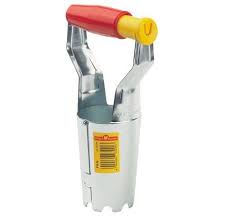 Met Deze Plantautomaat Is Het Gemakkelijker Om Een Gat In De Grond Te Maken Is Dus Veel Handiger Dan Een Schep Plantauto Snoeischaar Garten Tuingereedschap