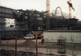 ℗ 1990 roger waters © 1990 polygram international music b.v., the netherlands. manufactured and marketed by polygram records media notes: Roger Waters The Wall Berlin 21 July 1990 2nd Exhibit Pink Floyd A Fleeting Glimpse