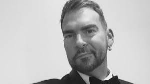 Bridgerton: Morre Marc Pilcher, cabeleireiro e vencedor do Emmy, aos 53 anos