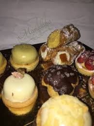 Menù completo di ricette dall'antipasto al dolce: I Dolci Mignon Super Buoni Irresistibili Anche Dopo Il Pranzo Della Domenica Picture Of Marialuisa Nicolosi Tripadvisor