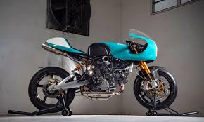 The z650 was stripped down to bare before being built back up with a completely new electrical loom and ignition system, bringing modern reliability to the. Top 10 Cafe Racer Builds Of 2020 Return Of The Cafe Racers