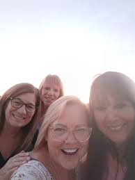 Appliance and audio distribution center coworkers reunite after 25 years