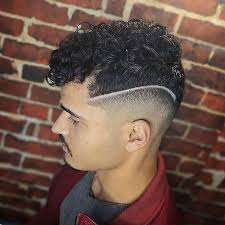 31 sexiest kurz locken hairstyles fur manner haarschnitt fur lockige haare kurze locken historische frisuren