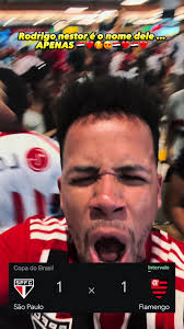 Quem É A Bandeirinha Para Quem Rodrigo Nestor Ofereceu Água