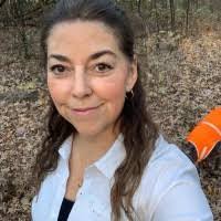 Sara Stuckey's Instagram, Twitter & Facebook