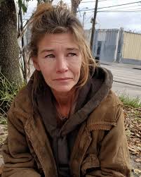 Homeless woman returns kindness after two years
