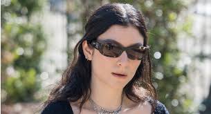 Jeannie Mai Shines in Carolina Herrera at the Golden Globes 2024