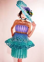 Bridesmaids Need To Dress Up Too Awesome Crazy Wedding Gowns Made Of Balloo Balloon Dress Dresses Dress Up