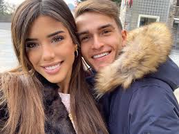 Bukayo saka (born 5 september 2001) is a british footballer who plays as a right midfield for british club arsenal. Denis Suarez Girlfriend Confirms Arsenal Transfer