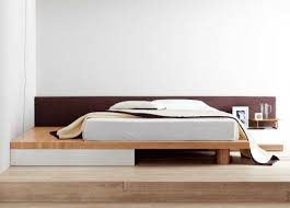 Bett Bettkasten Holz Gestell Modern Stilvoll Zwei Holzfarbe Jpg 640 459 Bett Modern