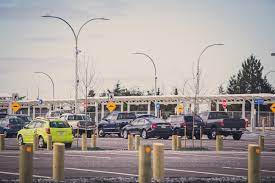 Vancouver international airport is the main airport serving vancouver, and it is located 7.5 miles from the downtown area. Huge Parking Changes Now In Effect At Vancouver International Airport Urbanized