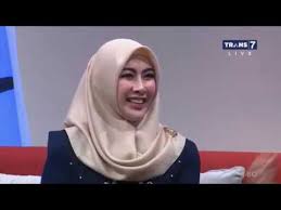 Di antara banyak pihak yang dicokok, tim penyidik kpk menangkap bupati nganjuk novi. Yuni Sophia Mas Novi Bupati Nganjuk Hitam Putih 18 12 19 Part 3 0 Youtube