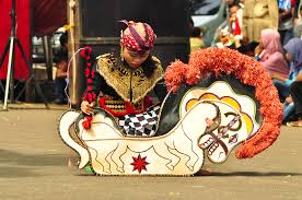 / new satrio putro jaranan art group performs clive in turus hamlet, bulu village, purwoasri subdistrict, kediri regency, new satrio putro jaranan group has a. 15 Ide Jaranan Barong Flash Art Gambar Tarian