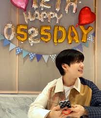 Shinee Day 0525 With Taemin Shinee Taemin V Live