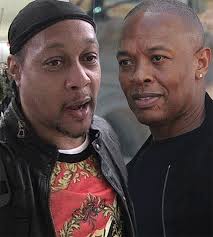 🎧 DJ QUIK réaffirme qu'il devrait être aussi respecté que DR DRE DJ Quik  relance le débat sur la reconnaissance de son héritage musical. Dans un  échange remarqué sur Instagram, un internaute