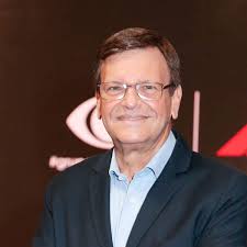 SERGIO MAURICIO FALA SOBRE FELICIDADE EM NOVA FASE NA BAND