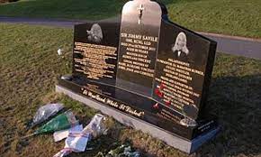 Jimmy savile's £4,000 grave is to be dismantled on orders of his family out of respect for public opinion his family said today. Jimmy Savile Gravestone Removed By Family As Police Launch Hunt For Bbc Child Abuse Accomplices Daily Mail Online