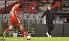 Bayerns sportdirektor hasan salihamidzic zeigt sich im trainingslager überrascht von den öffentlich geäußerten. Gxtgqkeqwuv Cm