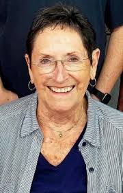 Mari Howe's Instagram, Twitter & Facebook