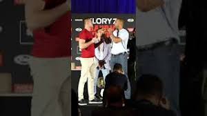 Jun 23, 2021 · badr hari heeft tijdens een training opnieuw zijn neus gebroken waardoor hij niet kan vechten tijdens glory 78. Badr Hari Vs Arkadiusz Wrzosek Le Premier Face A Face Glory78 Youtube