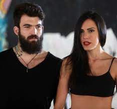 Περισσότερα σε αυτή την κατηγορία. Elisabet Spanoy Dhmhtrhs Ale3androy Molis Xwrisan Queen Gr