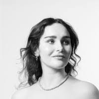 Alexa Calder's Instagram, Twitter & Facebook