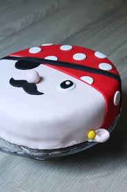 Voici La Recette Du Gateau Damier Chocolat Vanille Recouvert De Pate A Sucre Sur Le Theme Pirate Pour L Anniversaire D Un Gateau Damier Gateau Pirate Gateau