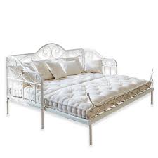 Das 3 uwg regelmäßig angebote zu ähnlichen produkten, wie den bereits gekauften. Loberon Bettsofa Maditha Fur 1 537 95 Stabiles Eisengestell Mit Antik Finish Romantischer Shabby Chic Aus Eisen Auch Als B Bettsofa Bett Mobel Eisenmobel