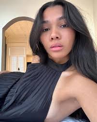 I never post pictures anymore 🖤