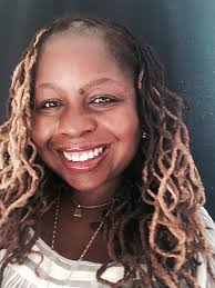 Queen Bey: A Celebration of the Power and Creativity of Beyoncé Knowles-Carter:  Chambers, Veronica: 9781250200525: Amazon.com: Books