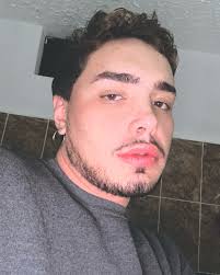 Terminando de trabajar 🤙🏻 Necesito amistades 🖖🏻 #gay #gayboy #gaygay  #gaystagram #gaylove #gay👬 #handsome #guapo #model #modelo  #edsongonzalezmakeup #like #likemyphoto #likeforviews