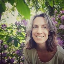 Beth Masterson's Instagram, Twitter & Facebook