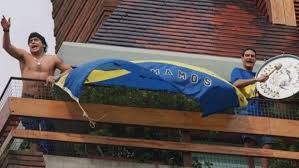 Boca juniors se consagró campeón de la copa diego armando maradona tras vencer en la definición de penales a banfield. El Memorable Festejo De Maradona Cuando Boca Fue Campeon Del Mundo Hace 20 Anos Tyc Sports
