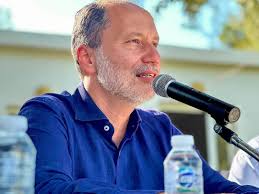 Altınoluk Kıymetli genel başkanımıza bir arada olmak bizim için mutluluk  vesilesi Katılan katılamayan katılmak isteyen herkese teşekkür ederiz. Bir  vesile teşkilatımız adına hediyemizi de takdim ettik . #gebzerefahherevde  #gebzerefahheryerde ...