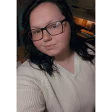 Color your own Grinch tote bags at Hobby Lobby for 1.75! They don't come  with the crayons or markers but a fun craft night idea! 🛍️🌲🎀❄️🖤