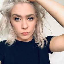 Amanda Birk's Instagram, Twitter & Facebook