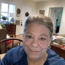 Hi, please can anyone tell me what there is to do in Kirkenes if we don't  book an excursion? Thank you 😊