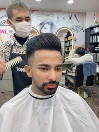 What are good and affordable hairdressers in Tokyo for wavy and oily hair?