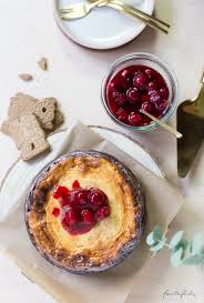 Kirschen in einem sieb abtropfen lassen. Spekulatius Kasekuchen Mit Kirschen Oder Mein Liebster Winter Cheesecake Feiertaglich Das Schone Leben