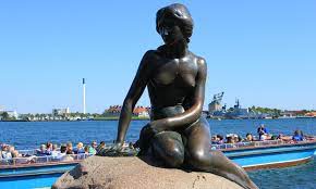 Facebook photo of Denmark's Little Mermaid breaks site's 'nudity' rules |  Daily Mail Online
